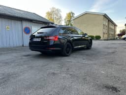 SKODA
SUPERB Thumbnail 7